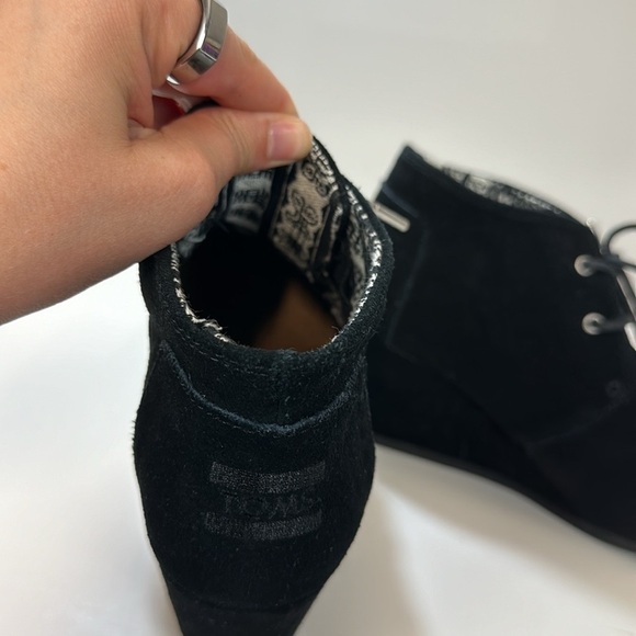 Toms Black Suede Desert Wedge Booties Size 9.5 - Picture 16 of 16